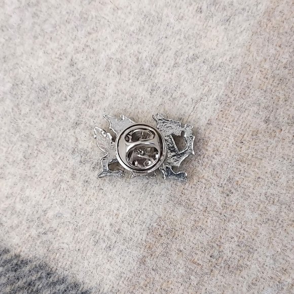 New Welsh Dragon Pewter Pin Made in Scotland - Picture 2 of 4